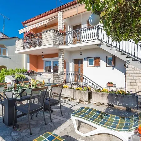 Apartments Loredana Porec Exterior photo