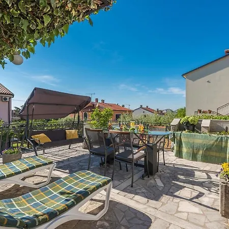 Apartments Loredana Porec Exterior photo