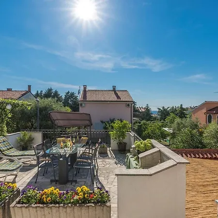 Apartments Loredana Porec Exterior photo